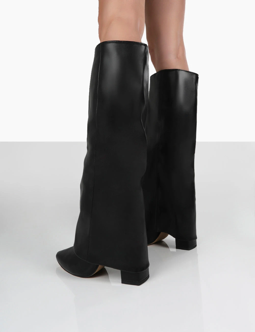 Zendaya Black Pointed Toe Knee High Block Boots - Image 3